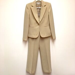 Tahari Arthur S Levine Pant Suit 4 Tan Office Professional Workwear Business
